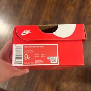 Brand new Nike Roshe One sz 9c